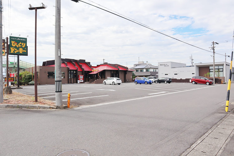 当クリニック駐車場入口